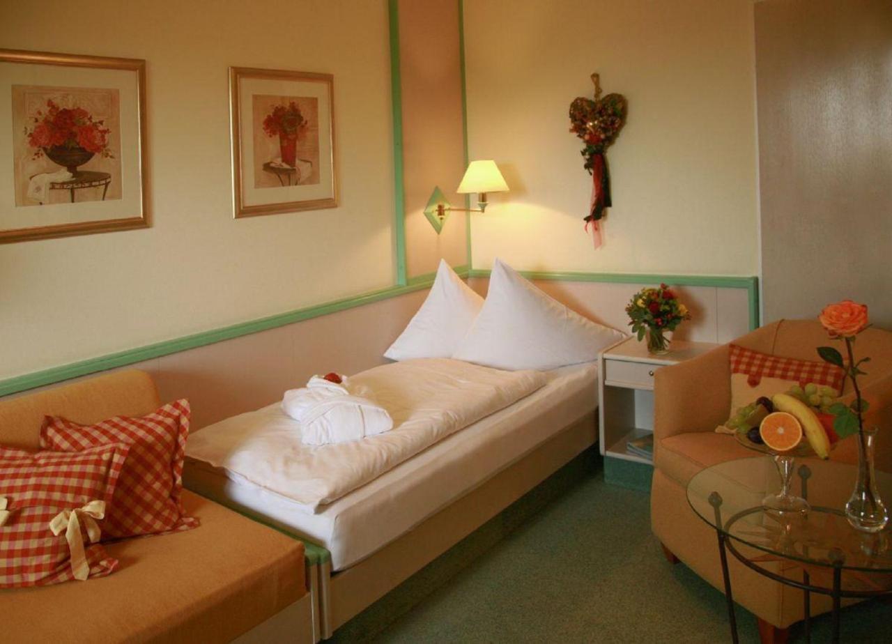 Hotel Dein Franz Bad Füssing エクステリア 写真